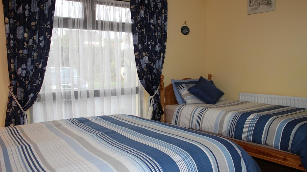 Atlantic Breeze Bed and Breakfast Keel  Kamer foto
