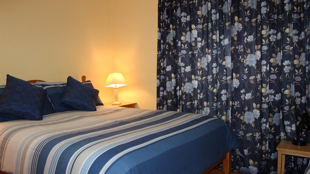 Atlantic Breeze Bed and Breakfast Keel  Kamer foto